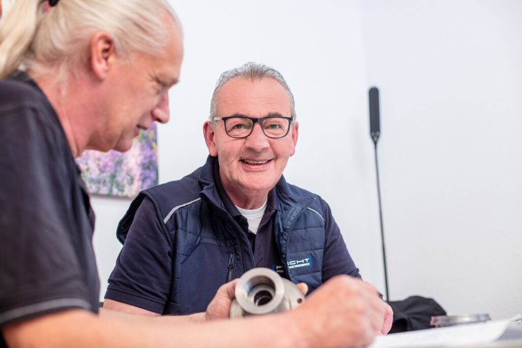 Beratung in der Werkstatt von Fecht Hydraulik