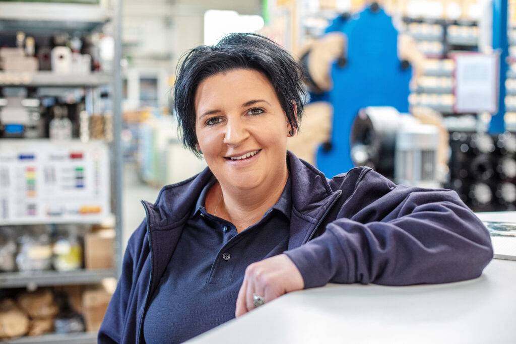 Frau Fecht, Büro bei Fecht Hydraulik