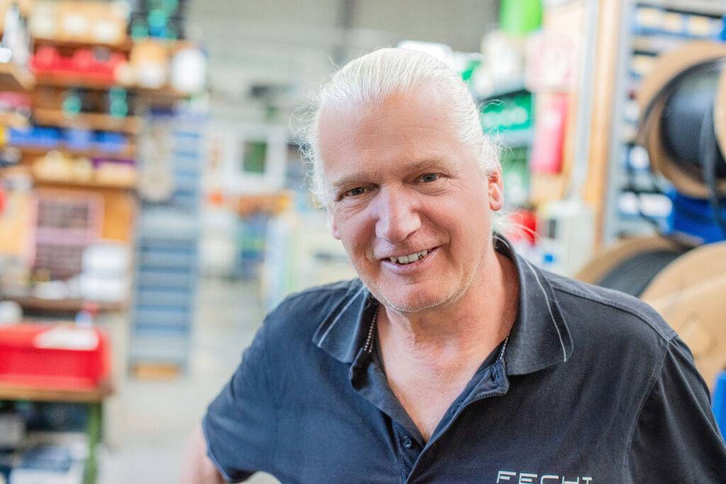 Herr Eberle, Verkaufsleitung und Kundenmanagement bei Fecht Hydraulik