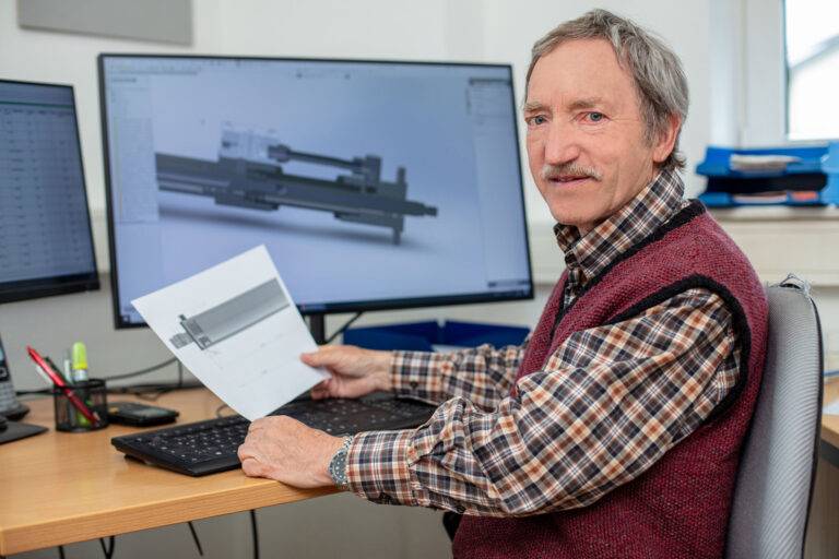 Konstruktion am CAD-Arbeitsplatz bei Fecht Hydraulik